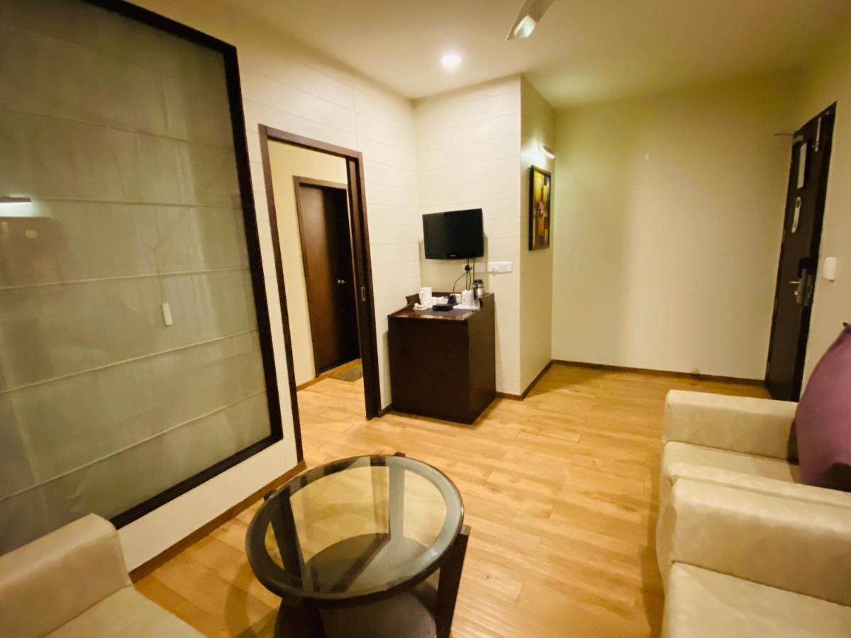 فندق Saluja Residency سيليجوري المظهر الخارجي الصورة